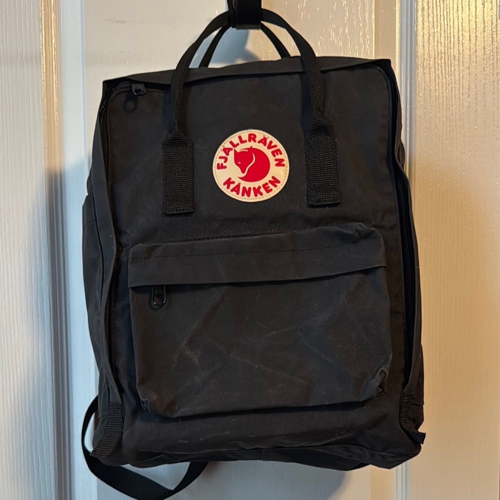 Kånken Black Backpack
